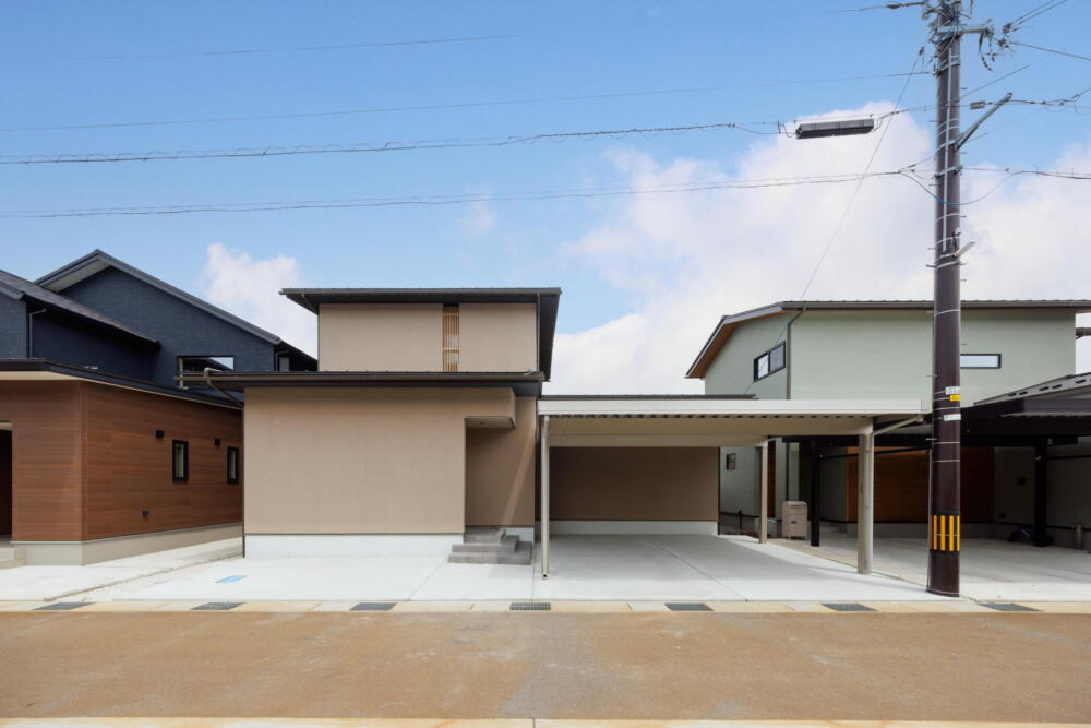 柔らかな光と落ち着きのある住まい