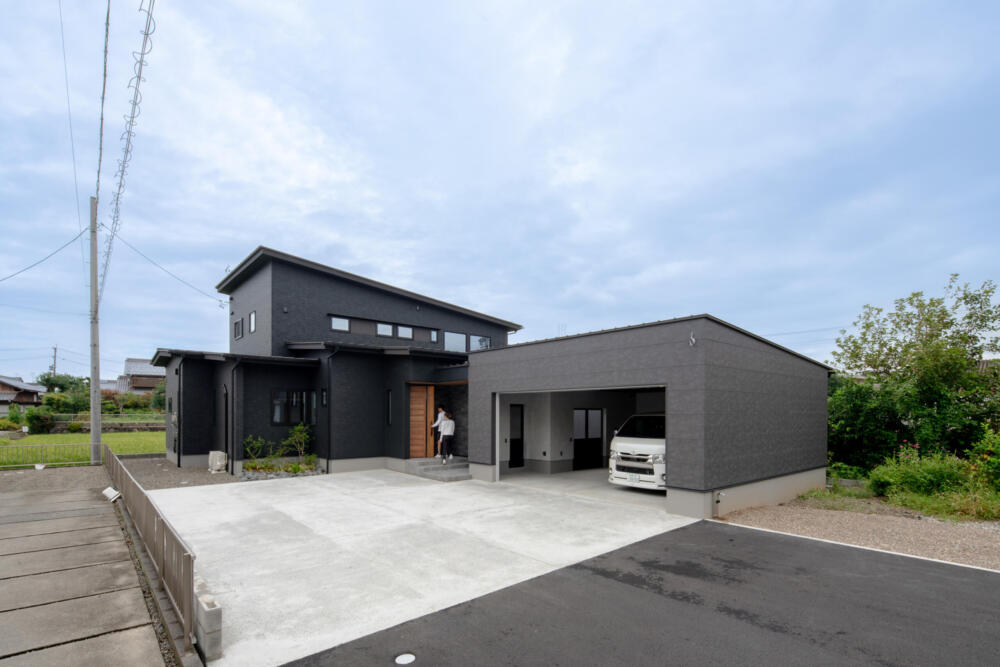 1階に寝室。２階建てなのに、暮らしは平屋感覚。
